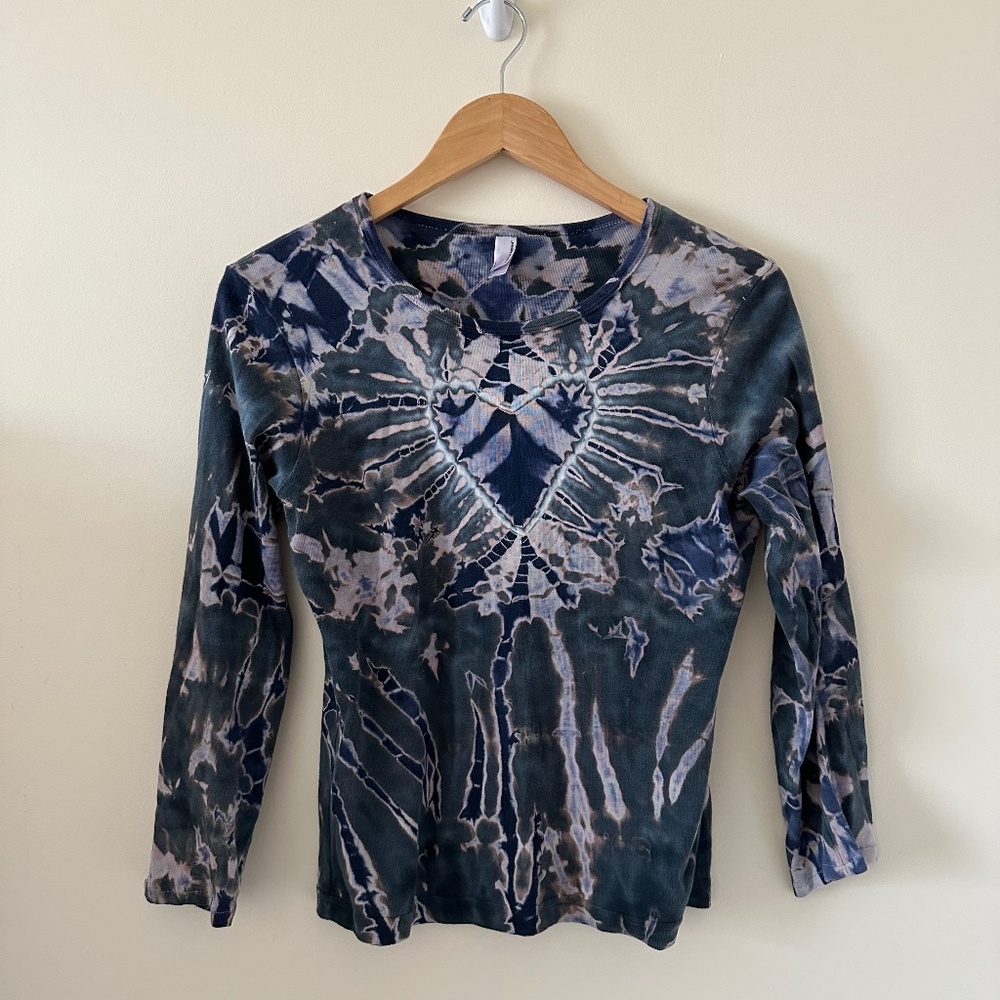 ⭐️SALE *RARE* Vintage Heart Dyed Long Sleeve Top